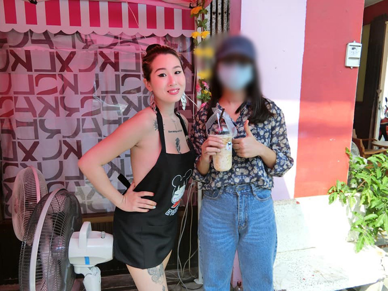 แม่ค้าเฉาก๊วยนมสด