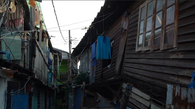 พิมรี่พายติดไฟชุมชนคลองเตย