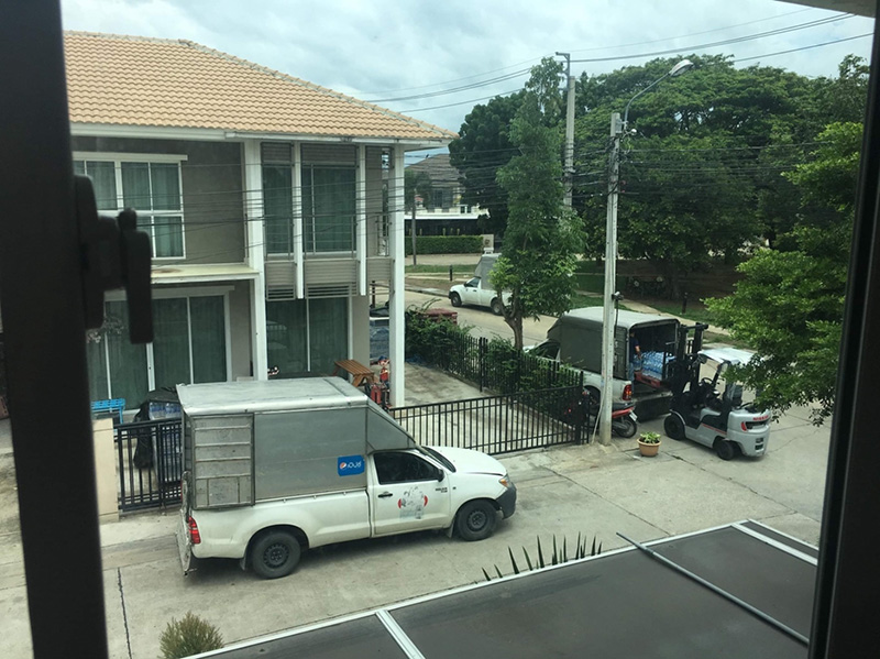 เพื่อนบ้านเปิดธุรกิจหน้าบ้าน