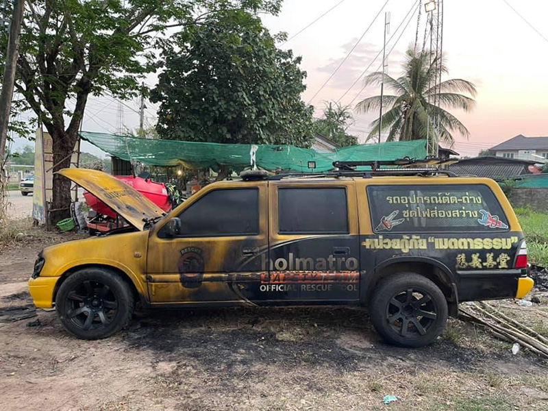 เผารถกู้ภัยกลางดึก