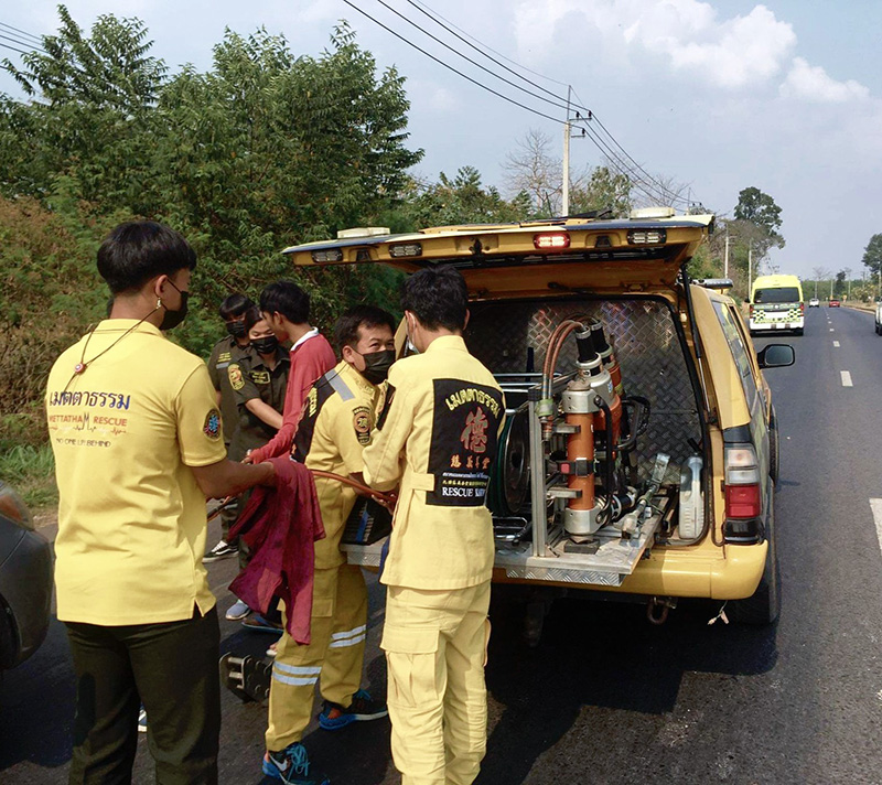 เผารถกู้ภัยกลางดึก