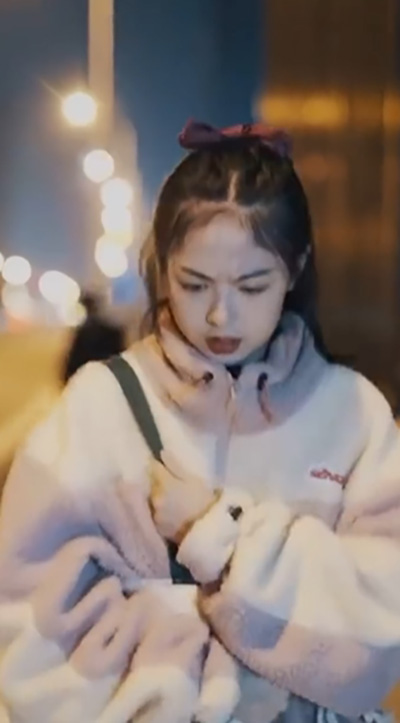 โฆษณาสำลีเช็ดเครื่องสำอาง