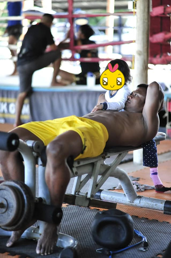 เปิดภาพ บัวขาว บัญชาเมฆ ถ่ายกับลูกสาวตัวน้อย 