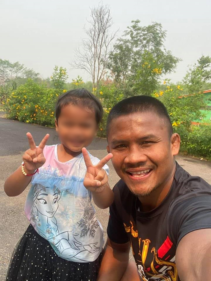 เปิดภาพ บัวขาว บัญชาเมฆ ถ่ายกับลูกสาวตัวน้อย 