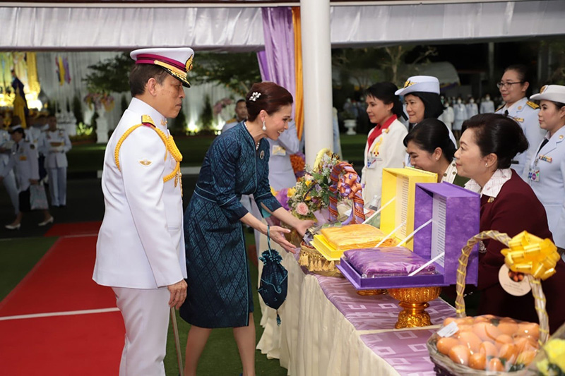 ฉลองพระองค์ พระราชินี 