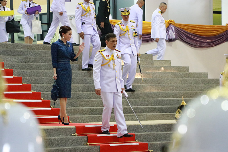 ฉลองพระองค์ พระราชินี 