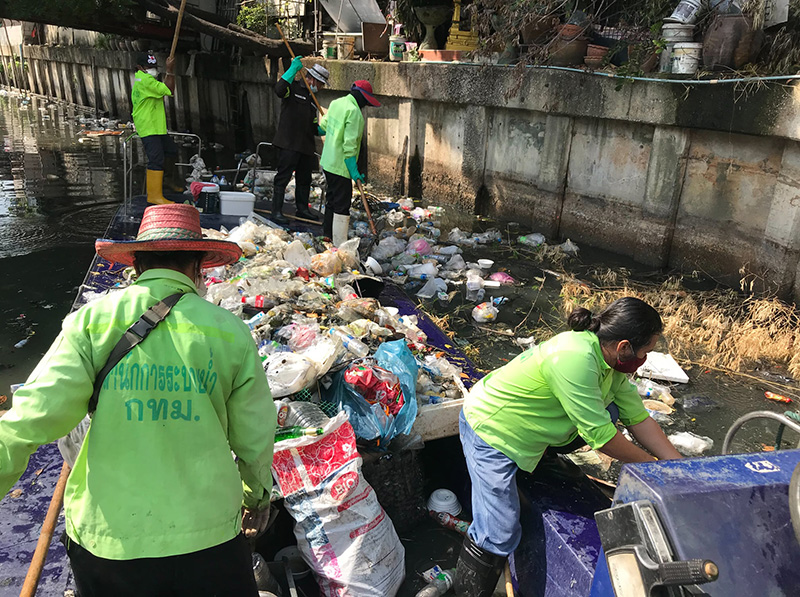 ขยะเต็มคลอง