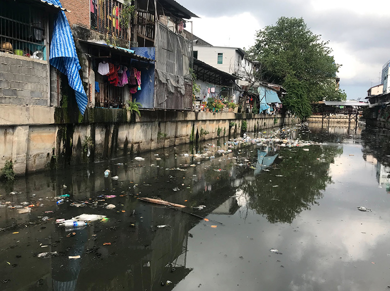 ขยะเต็มคลอง