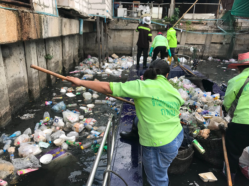 ขยะเต็มคลอง