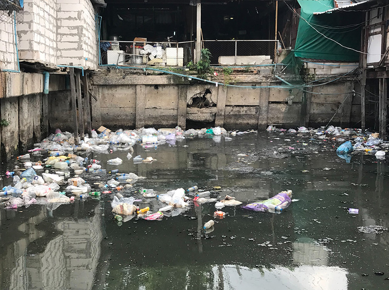 ขยะเต็มคลอง