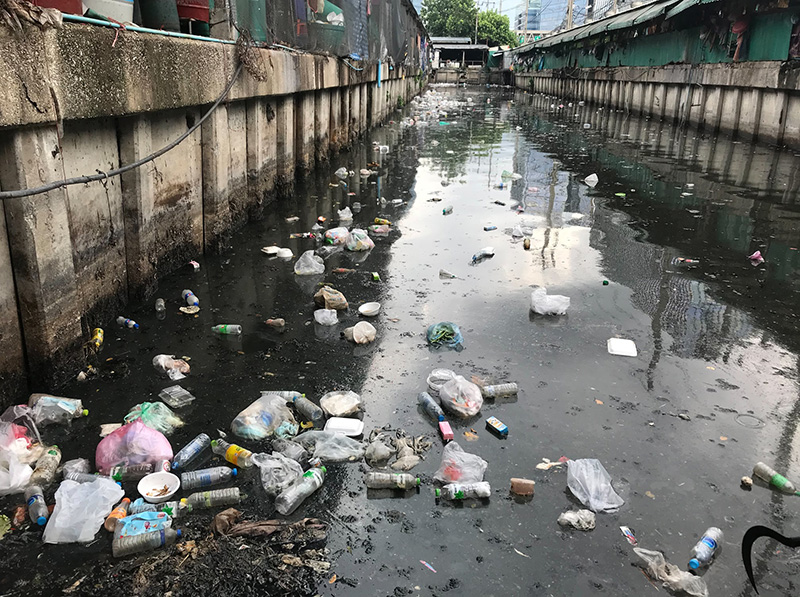 ขยะเต็มคลอง