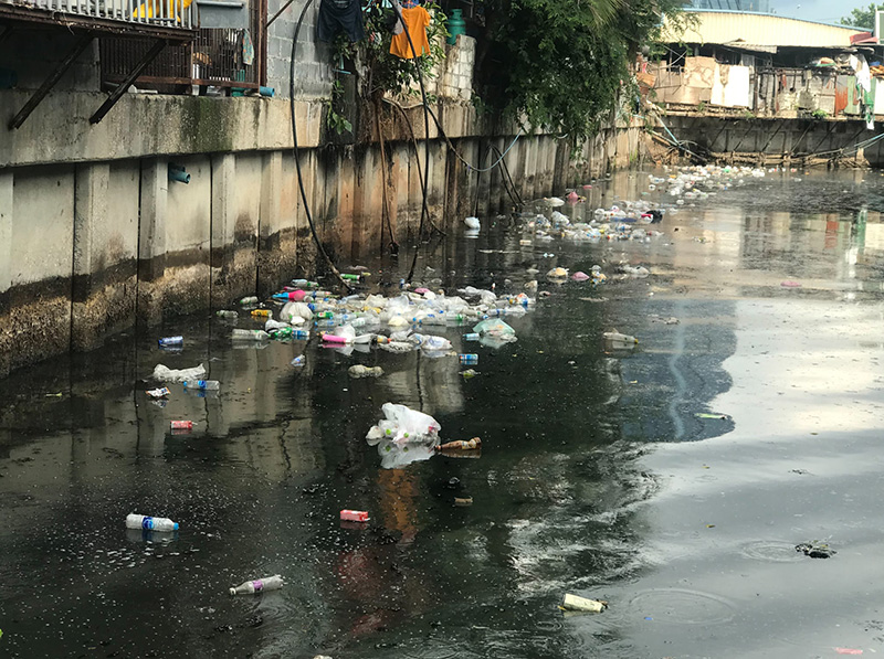 ขยะเต็มคลอง