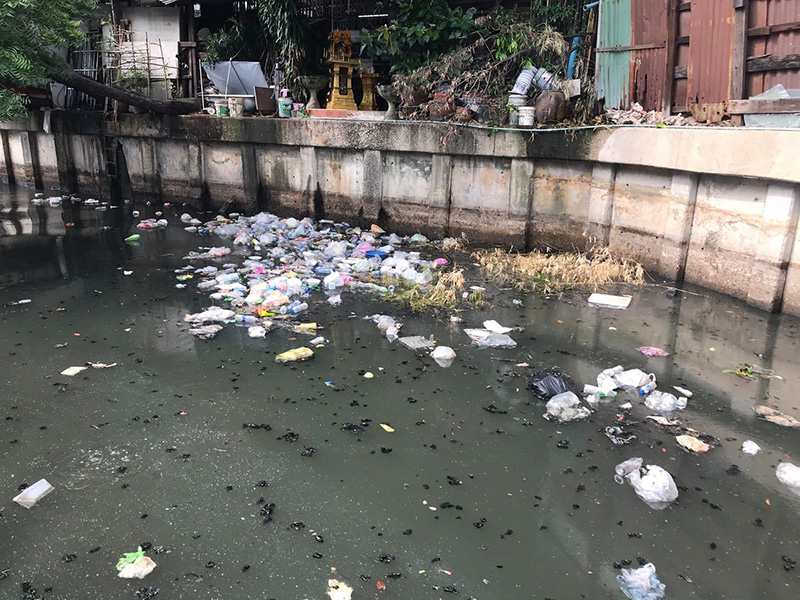 ขยะเต็มคลอง
