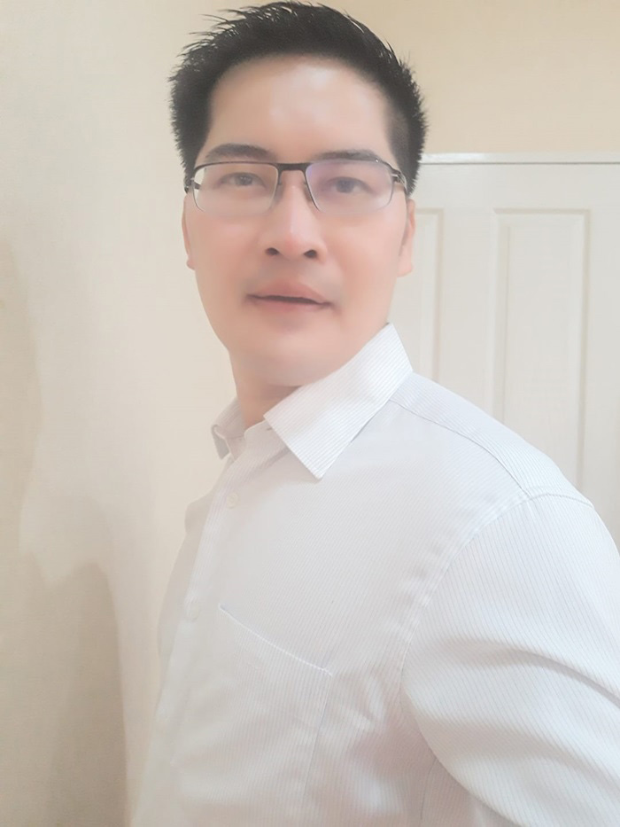 นายมงคลกิตติ์ สุขสินธารานนท์ 