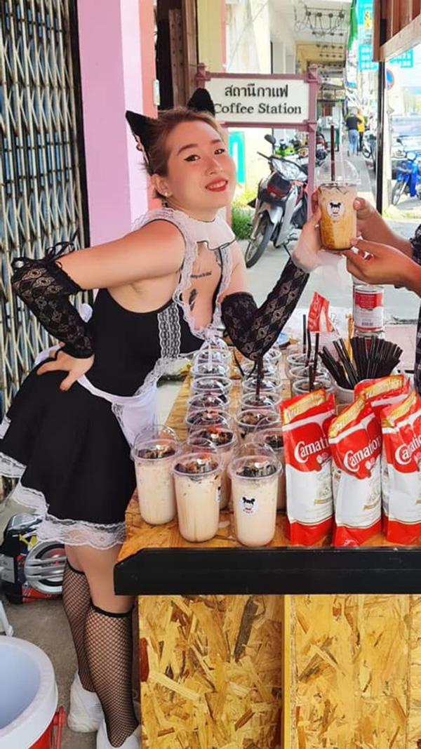 แม่ค้าสาว