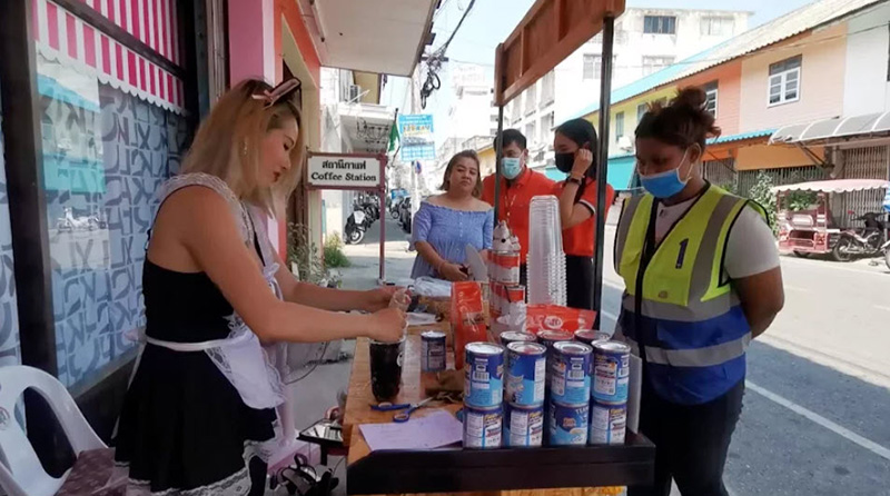 แม่ค้าสาว