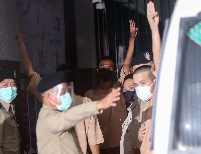 เรือนจำ แจงปมย้าย ไผ่ - ไมค์ 