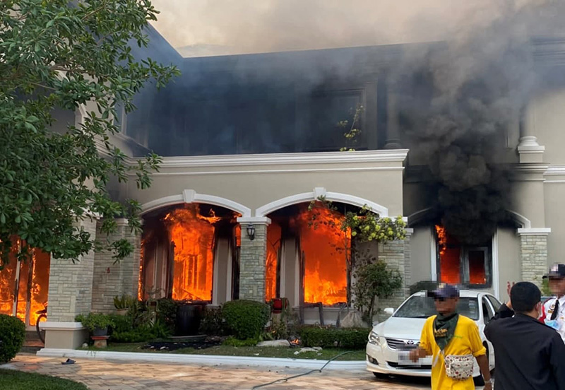ไฟไหม้บ้านหรูย่านบางเขน