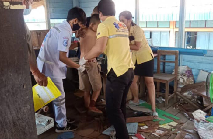 นักเรียนพลาดหกล้มในโรงเรียน