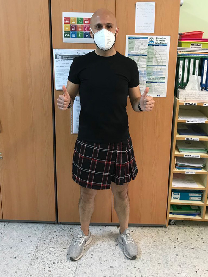 ครูสั่งให้เด็ก เรียนออนไลน์ 8 โมงเช้า