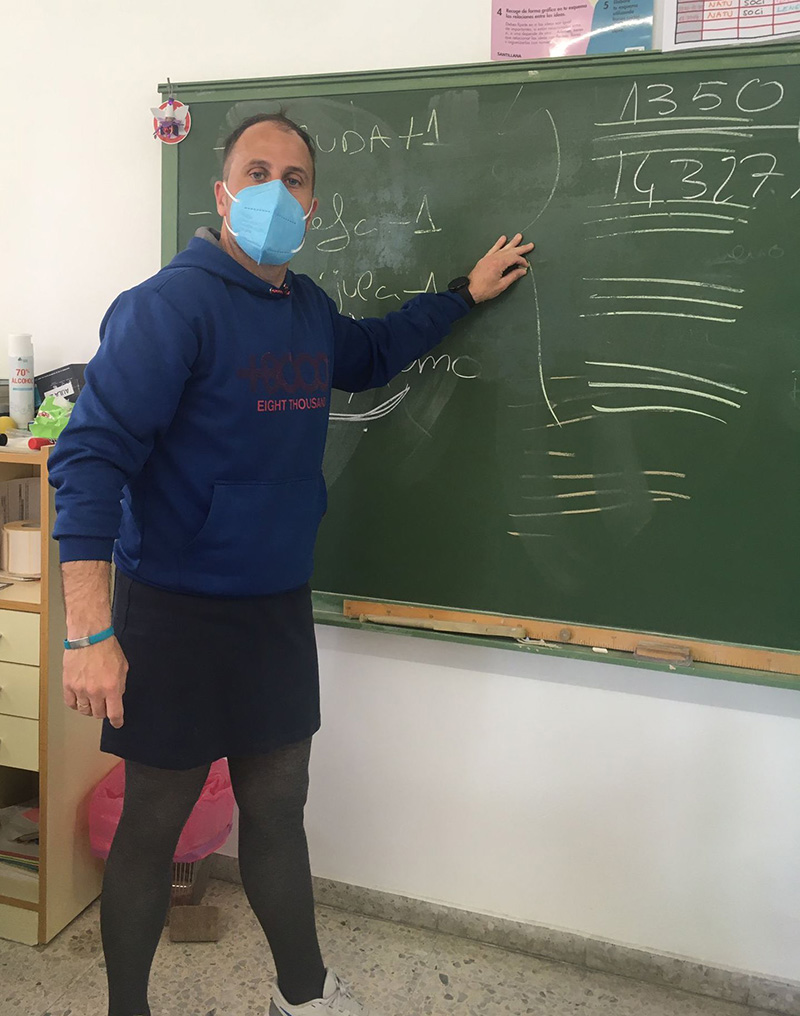 ครูสั่งให้เด็ก เรียนออนไลน์ 8 โมงเช้า