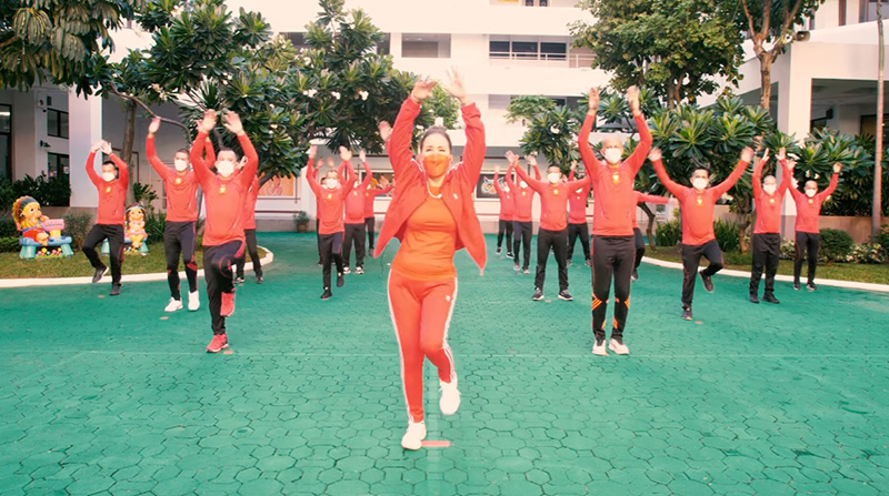 ทูลกระหม่อมฯ ทรงนำเต้นแอโรบิก