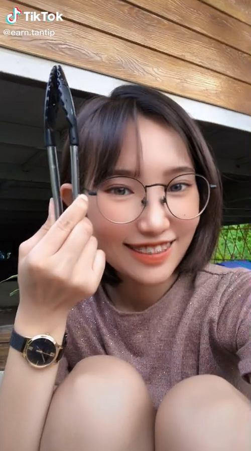  น้องเอิร์น กระเป๋ารถเมล์สาว