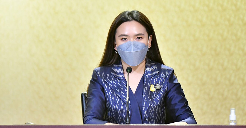 น.ส.ไตรศุลี  ไตรสรณกุล