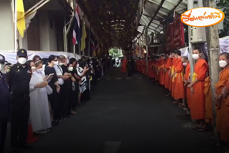 ลูกศิษย์แห่รอรับสรีระสังขาร สมเด็จช่วง 