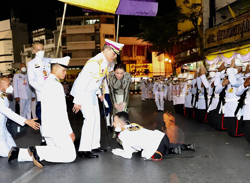 เจ้าฟ้าพัชรกิติยาภา ทรงสวมกอด