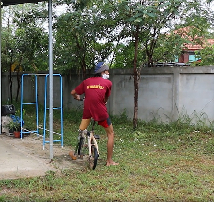 รวบโจรขาเทียม 