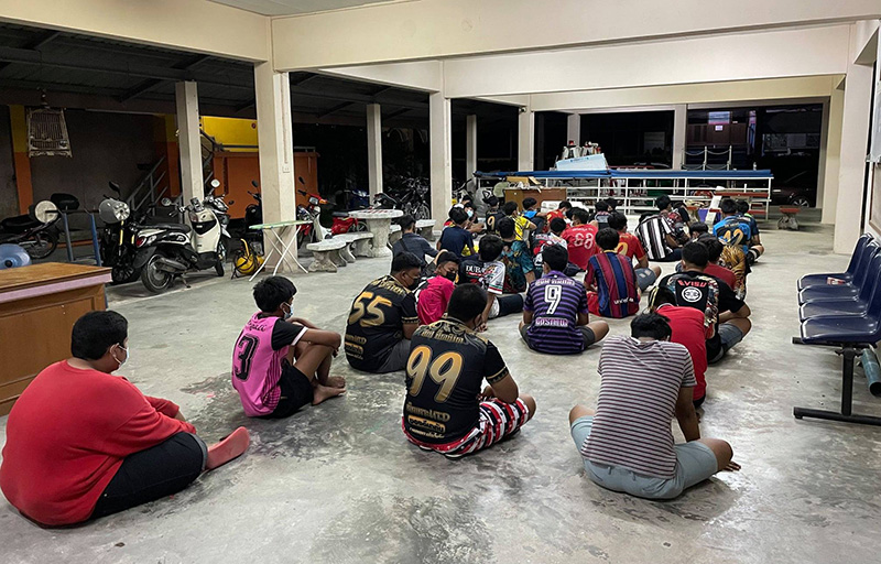 รวบแก๊งโจ๋ 61 คน