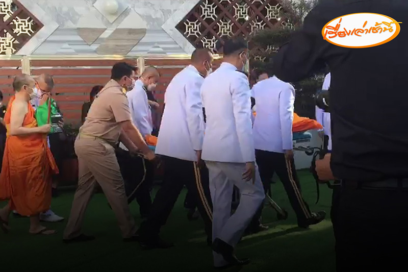 ลูกศิษย์แห่รอรับสรีระสังขาร สมเด็จช่วง 