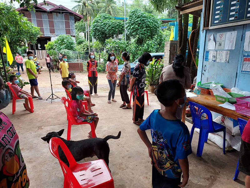  ครูนั่งรถซาเล้ง 