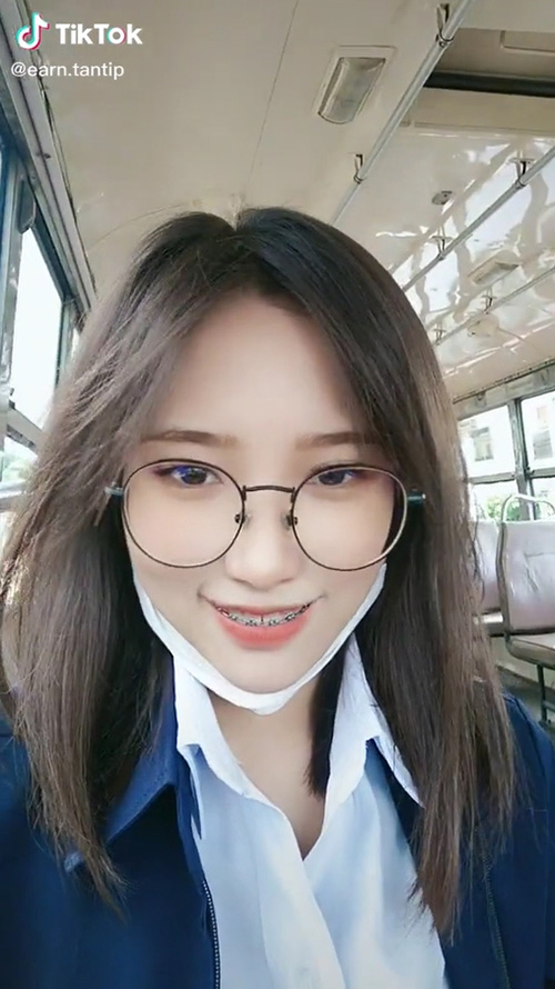  น้องเอิร์น กระเป๋ารถเมล์สาว