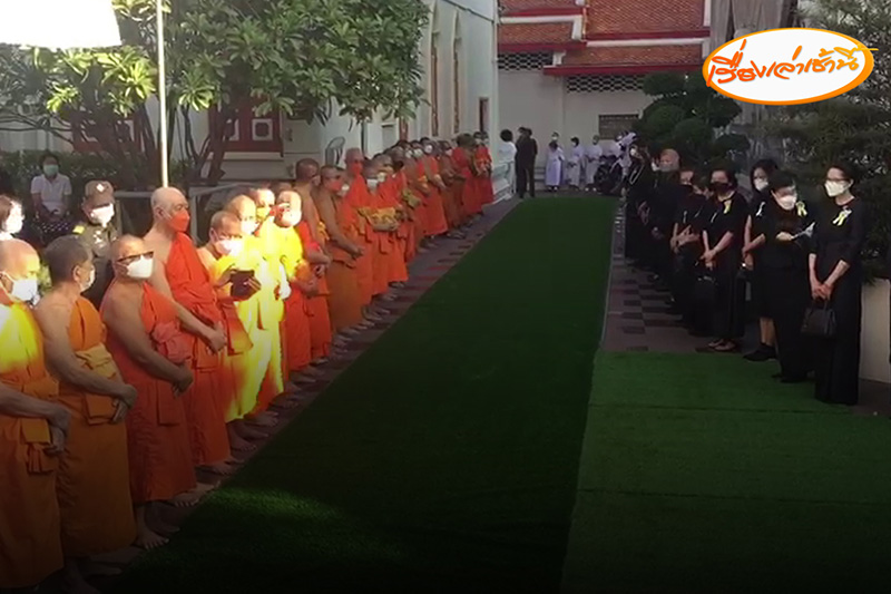 ลูกศิษย์แห่รอรับสรีระสังขาร สมเด็จช่วง 