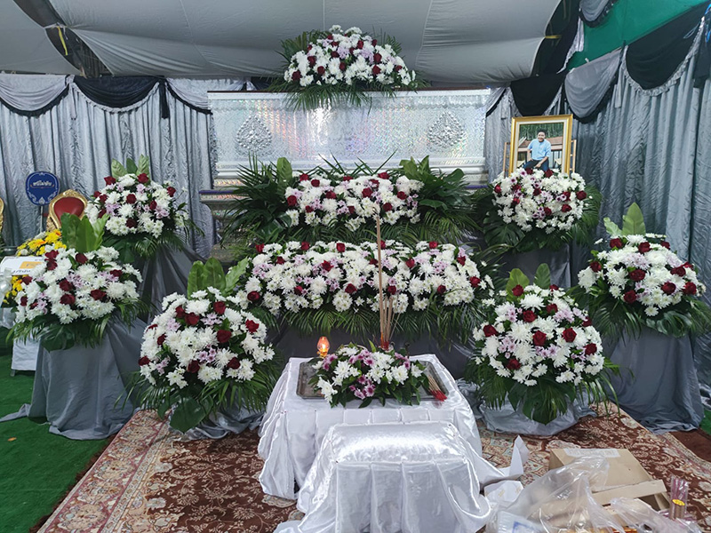 ถูกรถ รพ. ถอยทับดับ