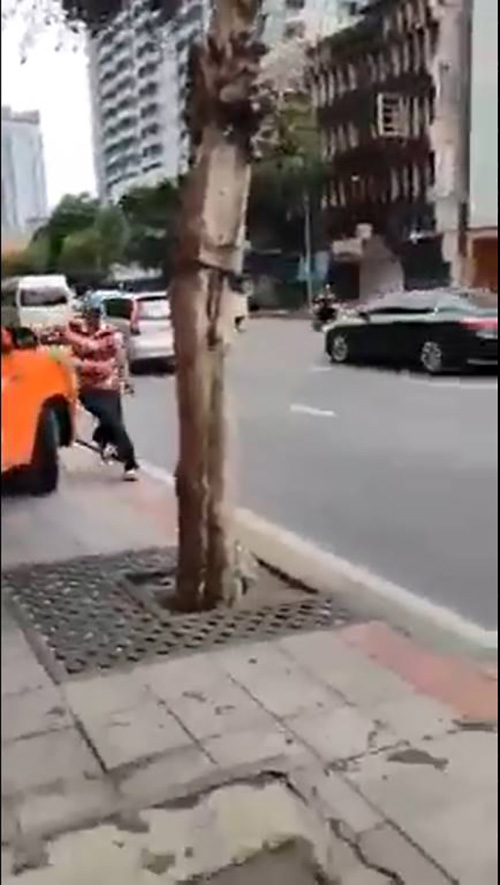 แท็กซี่ถือมีดวิ่งใส่-ข่มขู่แกร็บ