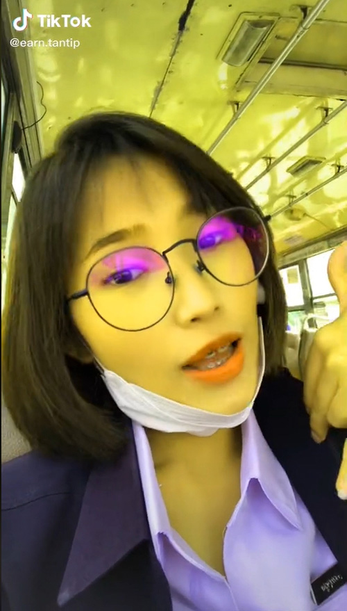  น้องเอิร์น กระเป๋ารถเมล์สาว