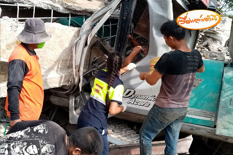 อาคารพาณิชย์ 8 ชั้น พังถล่มขณะทำการรื้อถอน