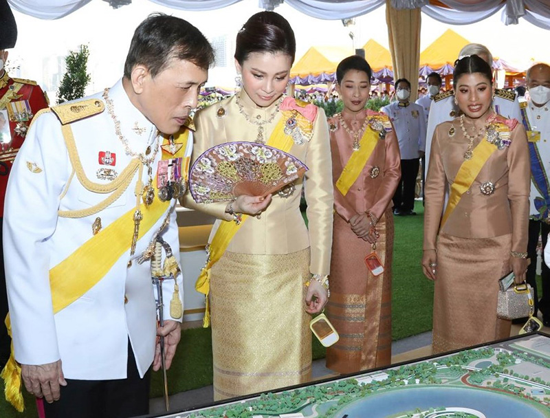 พระราชินี 