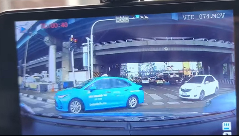 เปิดคลิป เบนซ์เหลืองหัวร้อน