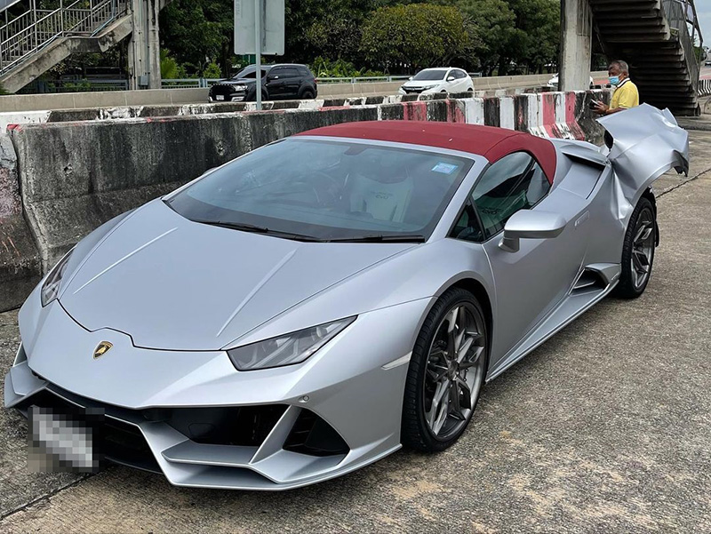 กระบะเสยท้ายแลมโบกินี่ 24.5 ล้าน ไฮโซหนุ่มใจดี ไม่เอาเรื่อง