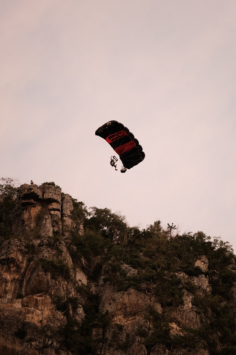 ทหารอากาศเล่นเบสจั๊มพ์เสียชีวิต