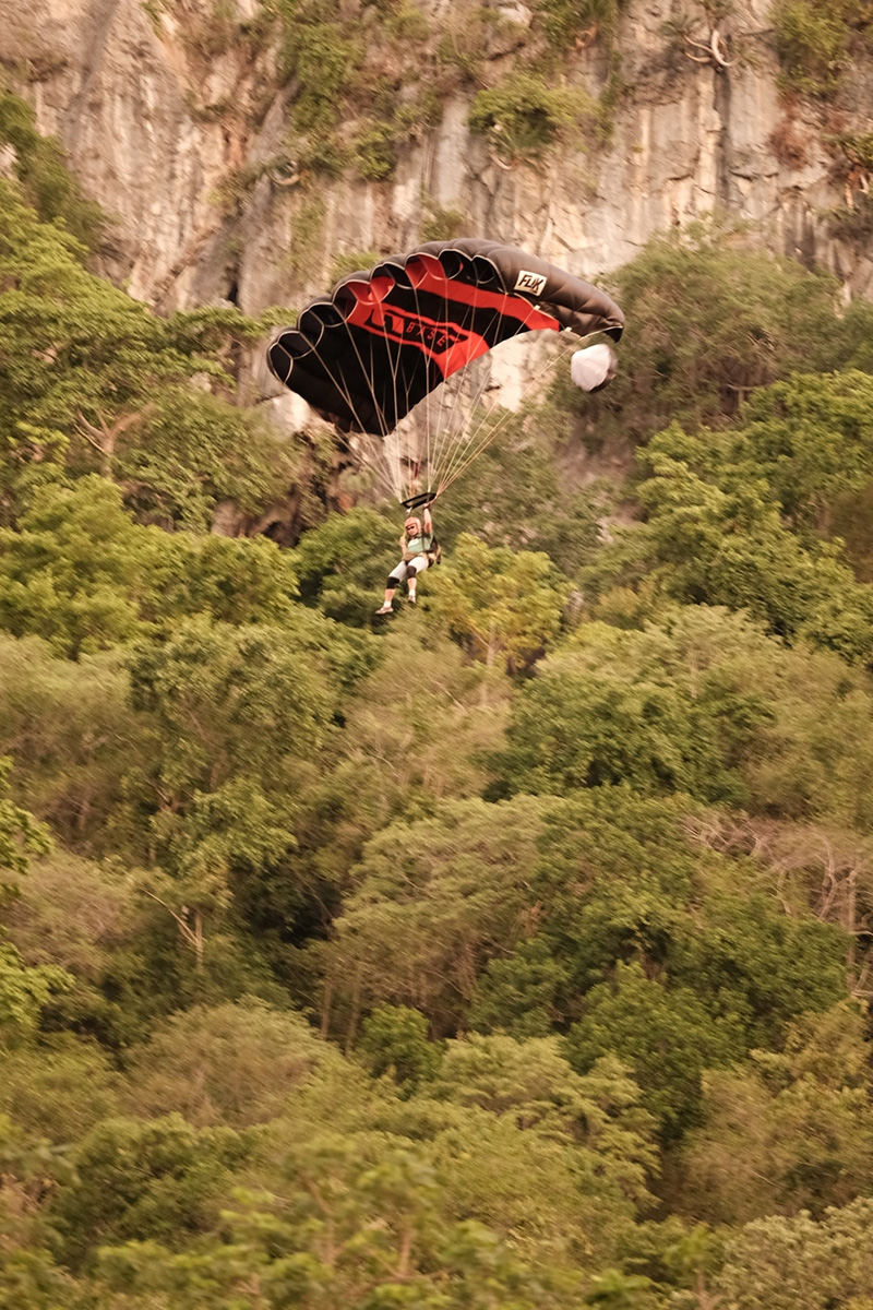 ทหารอากาศเล่นเบสจั๊มพ์เสียชีวิต