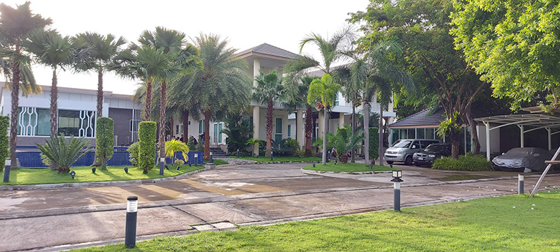 แฉผู้กำกับโจ้ รถหรูเกือบ 30 คัน