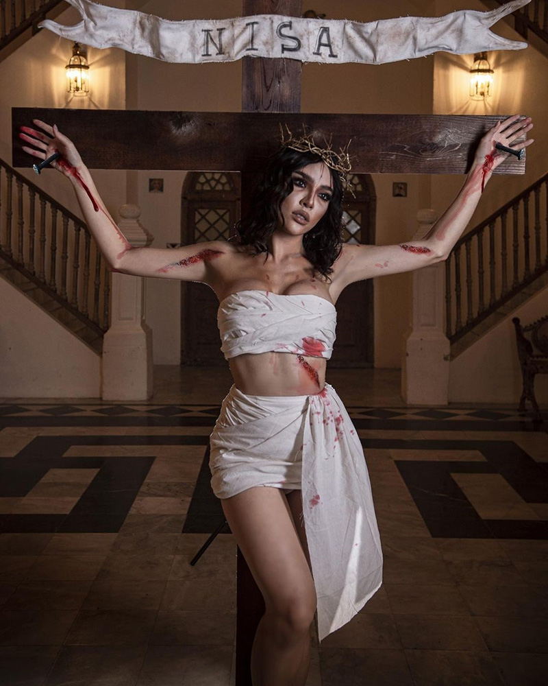 นัท นิสามณี กับภาพแต่งเป็นพระเยซู