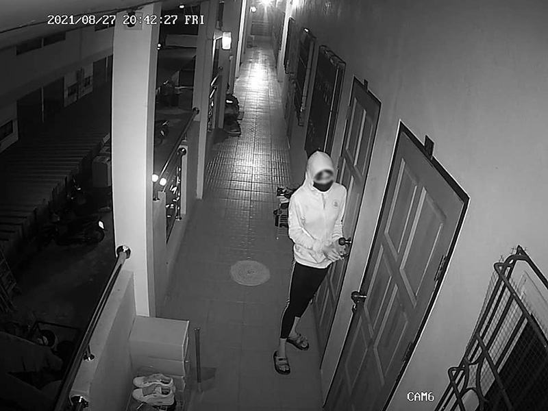 หนุ่มถูกโจรสาวบุกหอพัก