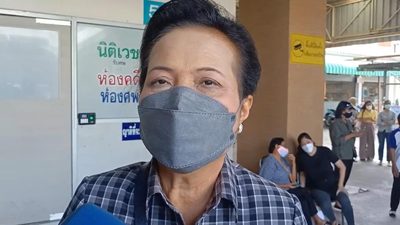 แม่หนุ่มขับรถตกแม่น้ำเจ้าพระยา พ้อ ถ้ามีขอบกั้นลูกคงไม่ตาย