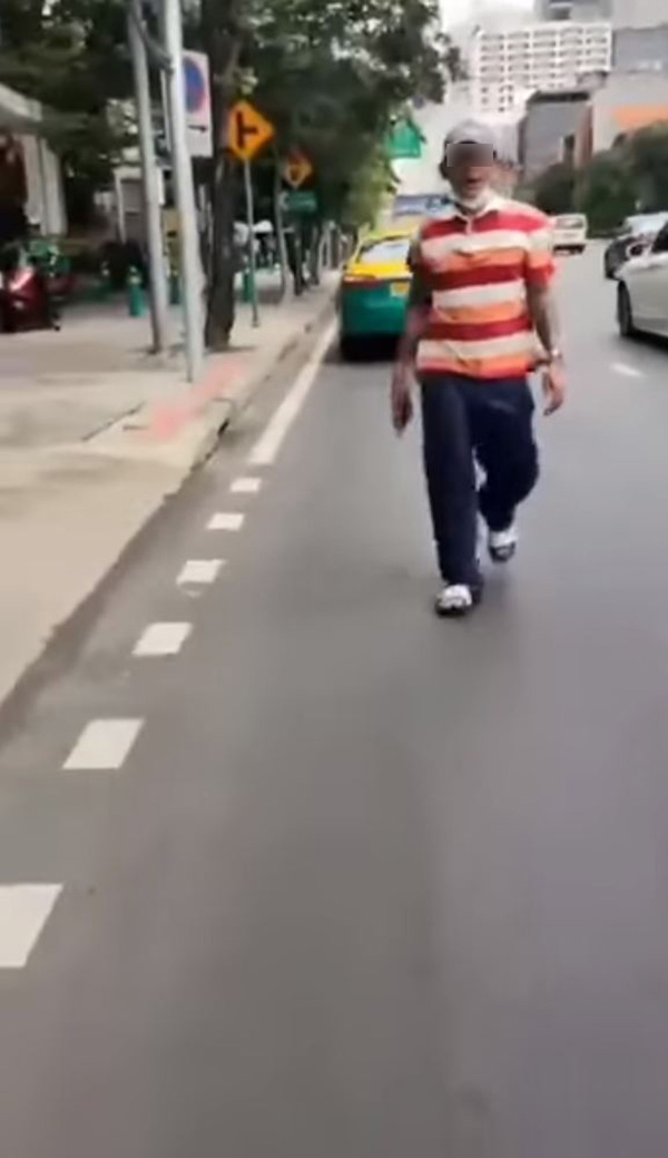 หนุ่มไรเดอร์ โวย เจอแท็กซี่หัวร้อนถือมีดสั้นไล่แทง 